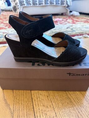 Tamaris Black Suede Wedge Sandals size 8 / 39